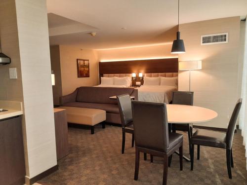 419975870 Holiday Inn Guatemala by IHG