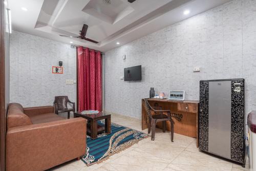 (UGF)Entire Indpndnt Private 2 BHK Flat,Nr Airport