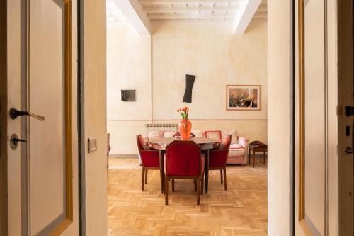 Farnese stylish apartment | Romeloft - image 2
