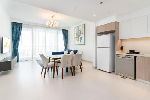 Lux BnB The Grand Harbor Views in Dubai Festival City