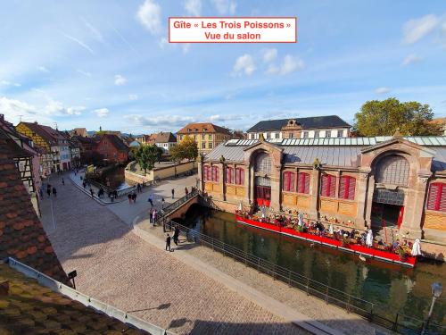 Two-Bedroom Apartment room in NEW LOFT CENTRE VIEILLE VILLE VUE PETITE VENISE Parking Balcon 2 chambres
