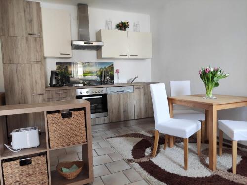 кухня, Appartement Ferienhaus Sonnenhain in Schönau An Der Triesting