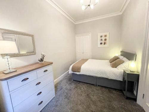 2Bed, Private Garden & Fireplace, Near Water of Leith, Эдинбург (фото 11)