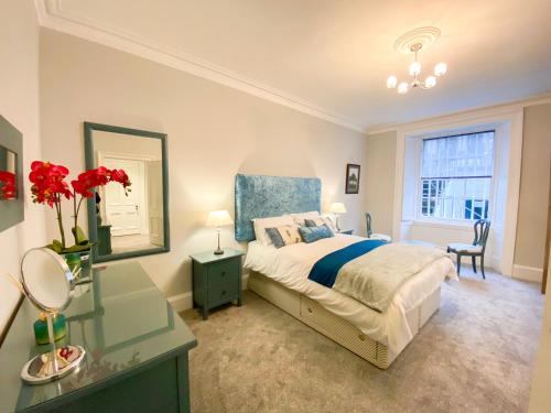 2Bed, Private Garden & Fireplace, Near Water of Leith, Эдинбург (фото 10)