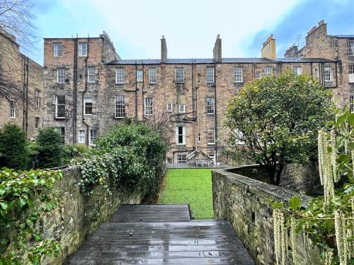 Picture of 2Bed, Private Garden & Fireplace, Near Water Of Leith