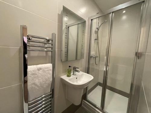Wordsworth House HOT TUB HIRE AVAILABLE - image 2
