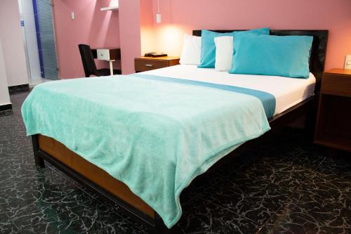 . Hotel Brisas De Calima
