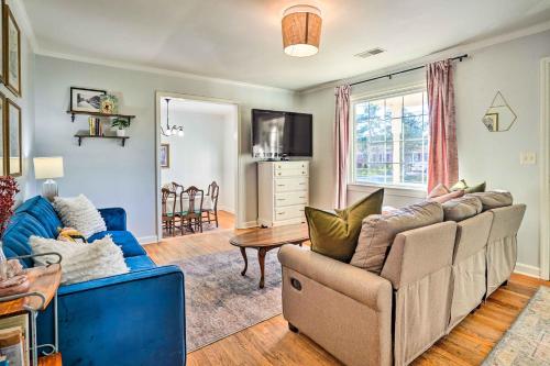 Bright and Cozy Charleston Home Near Downtown! in Charleston, USA