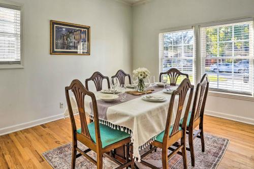 Bright and Cozy Charleston Home Near Downtown! in Charleston, USA