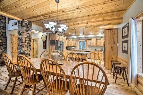 Garden Valley Cabin with Loft and Large Deck!