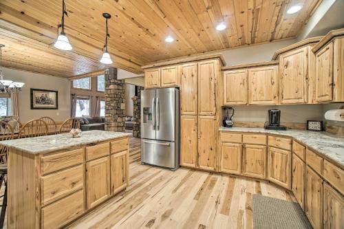 Garden Valley Cabin with Loft and Large Deck!