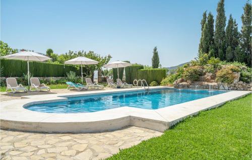 bazen, 1 Bedroom Cozy Apartment In Mondron in Mondron