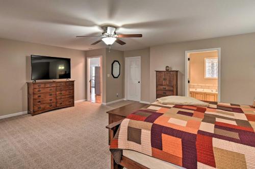 Lakefront Retreat with Dock 8 Mi to Mammoth Cave! - image 3