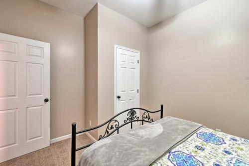 Lakefront Retreat with Dock 8 Mi to Mammoth Cave! - image 12