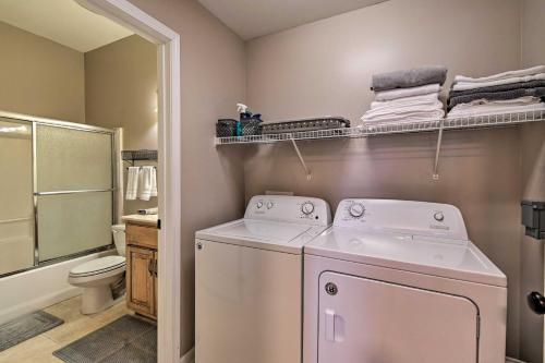 Lakefront Retreat with Dock 8 Mi to Mammoth Cave! - image 6