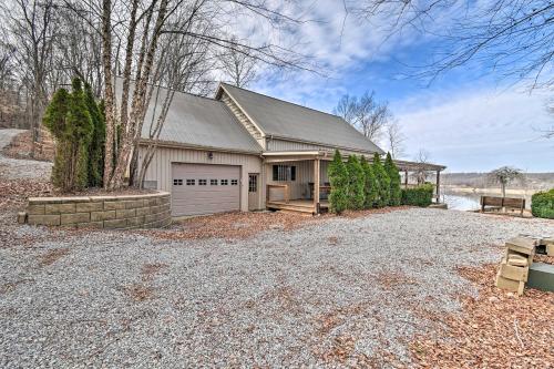 Lakefront Retreat with Views, Near Mammoth Cave!