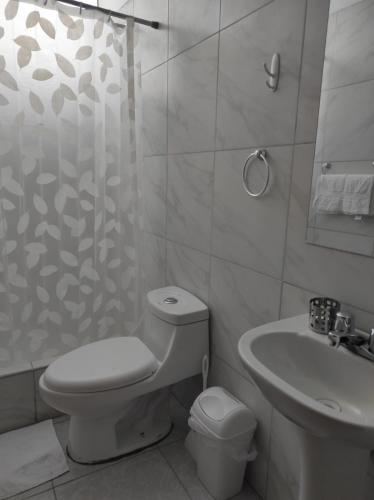 Double Room image 10