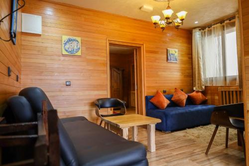 Hôtel les truites (Hotel les truites) in Imouzer du Kandaris