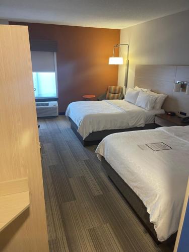 Holiday Inn Express Cedar Rapids - Collins Road an IHG Hotel - image 13