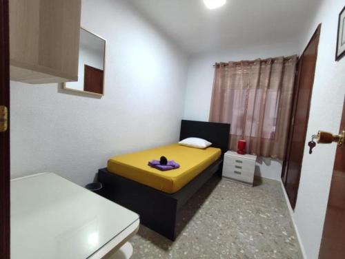  35-6-2- Комната в квартире для 1 человека в Аликанте in Alicante