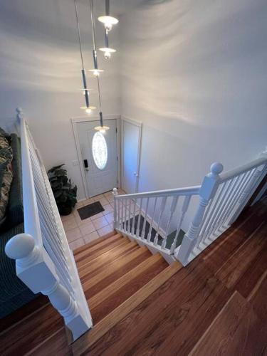 Spacious, Cal King Bed, Sleeps 6, Full Kitchen in Loveland, USA