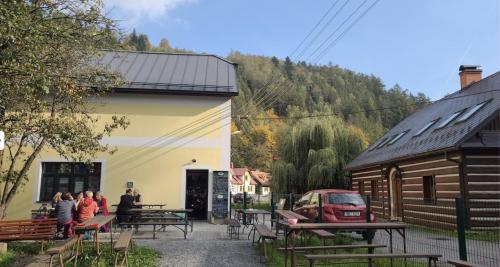 Chaloupka pod hradem Chaloupka pod hradem