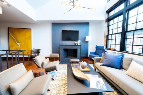 E10-3 3BR Designer Townhouse in New York, USA