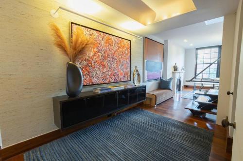 E10-3 3BR Designer Townhouse in New York, USA