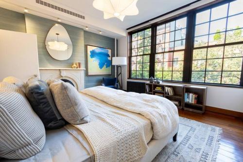E10-3 3BR Designer Townhouse in New York, USA