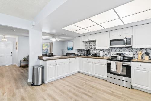 Spacious Modern House. Private Heated Pool and Spa in Sarasota, USA