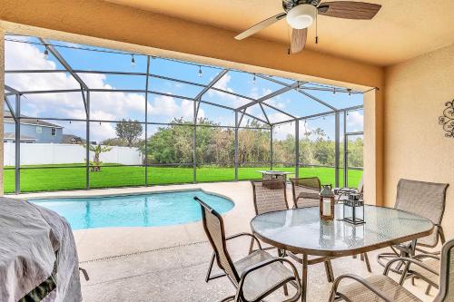 Quiet 3 bedroom pool home with Office in St Cloud (FL)