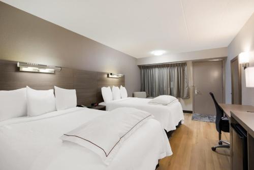 Red Roof Inn PLUS+ Chicago - Naperville in Naperville, USA