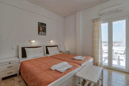 Akrogiali rooms in Antiparos