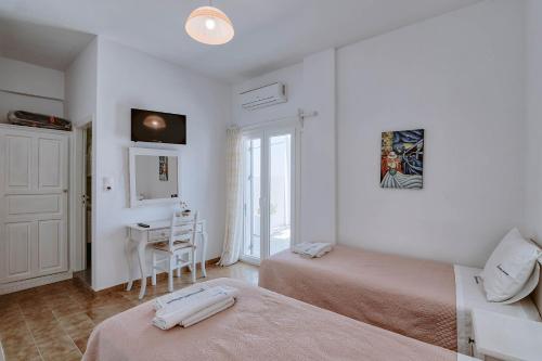 Akrogiali rooms in Antiparos