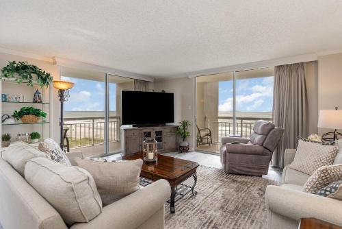Gorgeously remodeled 2 bedroom ocean front unit - 509 South Hampton condo - image 4