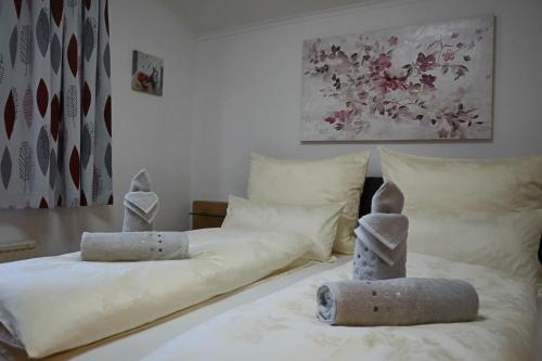 One-Bedroom Apartment image 7