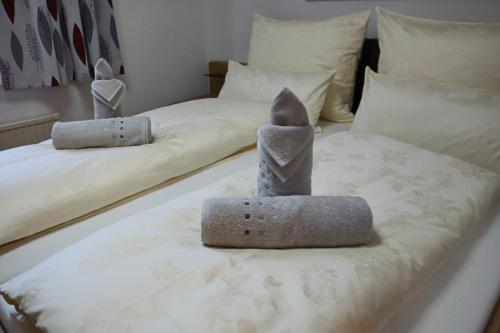 One-Bedroom Apartment image 6