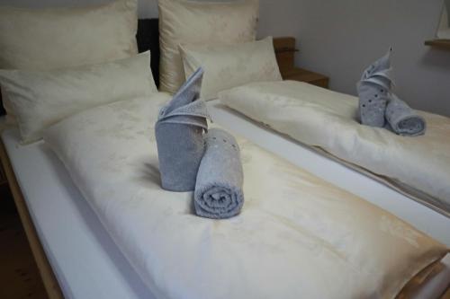 One-Bedroom Apartment image 4