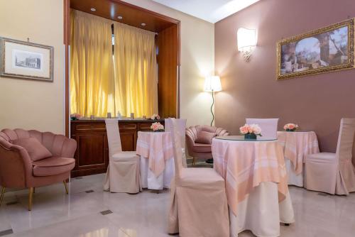 Empfangshalle, Hotel Suite Ares in Neapel