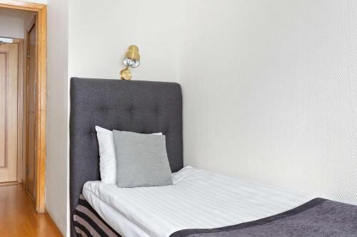1 twin bed