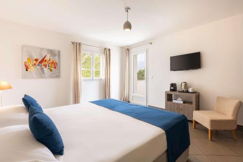 1 king bed, 2 twin beds