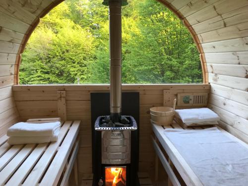 Sauna, Leśniczówka domek balia sauna jeziorka w lesie na wyłączność (Lesniczowka domek balia sauna jeziorka w lesie na wylacznosc) in Lubenia