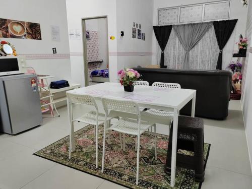 Deq Noor Homestay - Tap to explore photos