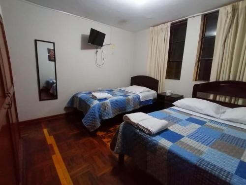 1 double bed, 1 twin bed