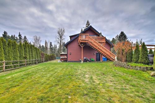 Modern Edgewood Home Near Tacoma with Deck!