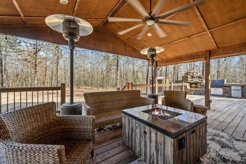 Bent Tree Cabin, on Private 12.5 Acres + Hot Tub