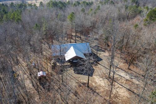 Bent Tree Cabin, on Private 12.5 Acres + Hot Tub