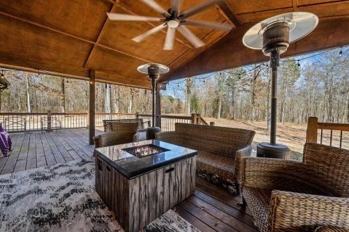 Bent Tree Cabin, on Private 12.5 Acres + Hot Tub