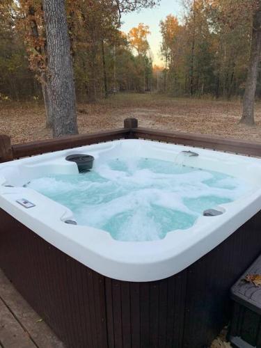 Bent Tree Cabin, on Private 12.5 Acres + Hot Tub