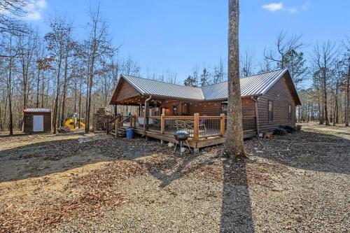 Bent Tree Cabin, on Private 12.5 Acres + Hot Tub